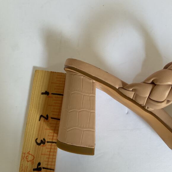 Wide Cushionaire Iris Braided Block Heel Sandals Nude Size 8W Square Toe - Picture 13 of 13